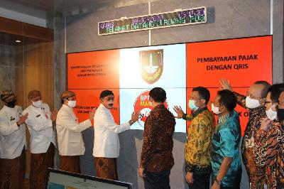 Pemerintah Kota Surakarta meluncurkan EPPSON (On Line Pembayaran Pajak Solo Destination) di Kantor Pelayanan Pajak BPPKAD, 9 Juli 2020. jatengprov.go.id