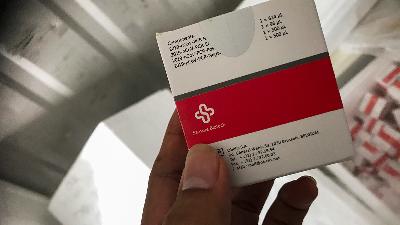 Reagen kit merk Sansure Biotech yang dikembalikan oleh pihak rumah sakit menumpuk di Gudang H BGR Kelapa Gading, Jakarta. TEMPO