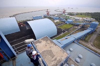 Pembangkit Listrik Tenaga Uap (PLTU) Pelabuhan Ratu, Sukabumi, Jawa Barat. TEMPO/Tony Hartawan