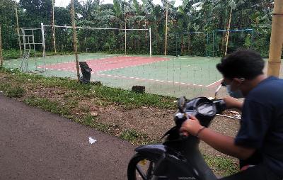 Lapangan bola voli di RT 5 RW 5 Keluarahan Pondok Rangon yang berada di lahan milik Kongregasi Suster-Suster Cinta Kasih Santo Carolus Borromeus, 7 Maret 2021. TEMPO/Suseno