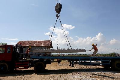 Proyek Makassar New Port (MNP) oleh PT Pelindo IV di Makassar, 2016. TEMPO/qbal Lubis