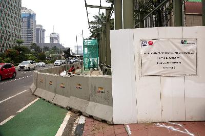 Proyek pembangunan MRT Jakarta Fase 2 di Jalan MH Thamrin, Jakarta, 26 Oktober 2020. TEMPO/M Taufan Rengganis