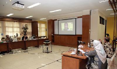 Suasana focus group discussion (FGD) bertajuk "Wacana Amandemen UUD NRI Tahun 1945 Khususnya Terkait Dihidupkannya Kembali GBHN" di Universitas Pajajaran, Bandung, Jawa Barat, 14 September 2020. Dok. Unpad
