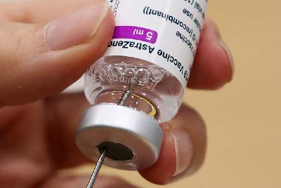 Vaksin AstraZeneca di Belgia, 18 Maret 2021. REUTERS/Yves Herman