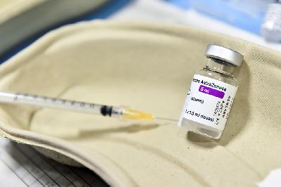 Vaksin AstraZeneca COVID-19. REUTERS/Massimo Pinca