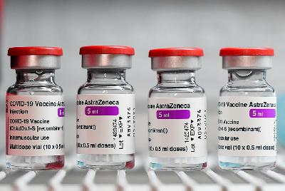 Deretan vaksin AstraZeneca COVID-19. REUTERS/Flavio Lo Scalzo