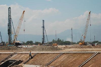 Pembangunan Stasiun Kereta Cepat Jakarta Bandung di Cileunyi Wetan, Kabupaten Bandung, Jawa Barat, 21 September 2020. TEMPO/Prima Mulia