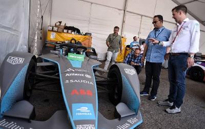 Gubernur DKI Jakarta, Anies Baswedan di kawasan arena balap Formula E di Brooklyn, New York, Amerika Serikat, 13 Juli 2019. Instagram/@aniesbaswedan