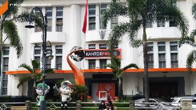 Kantor Pusat PT Pos Indonesia (Persero) di Bandung, Jawa Barat.