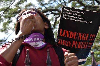 Unjuk rasa memperingati Hari Kebebasan Pers Dunia atau World Press Fredom Day di Malang, Jawa Timur. Tempo/Aris Novia Hidayat