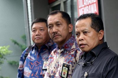 Angin Prayitno Aji (tengah) di Jakarta, 2016. Dok Tempo/Dian Triyuli Handoko