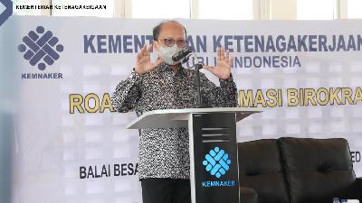Sekretaris Jenderal Kementerian Ketenagakerjaan, Anwar Sanusi, dalam sosialisasi Roadmap Reformasi Birokrasi di BBPLK Medan, Sumatera Utara, Jumat 9 April 2021.