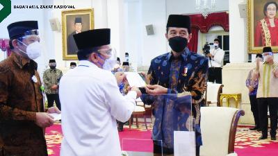 Peluncuran Gerakan Cinta Zakat oleh Presiden Joko Widodo, di Istana Negara, jakarta, Kamis, 15 April 2021.