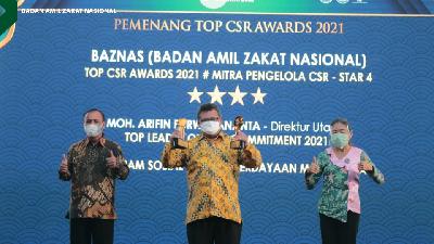 Badan Amil Zakat Nasional meraih tiga penghargaan pada ajang TOP CSR Awards 2021 yang diselenggarakan Majalah Top Business di Hotel Raffles, Jakarta, Kamis 22 April 2021.