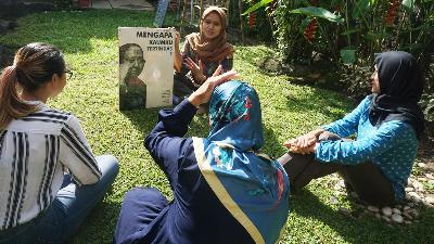 Activities at Rifka Annisa Women's Crisis Center in Jalan Jambon, Tegalrejo subdistrict, Yogyakarta, April 19.
Tempo/Shinta Maharani

