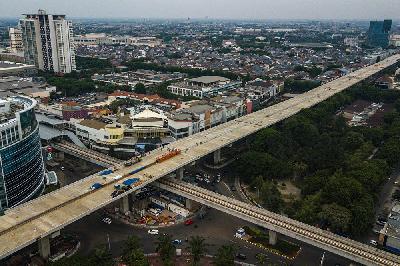 Pembangunan Jalan Tol Layang Dalam Kota ruas Kelapa Gading-Pulo Gebang di Kelapa Gading, Jakarta, 15 Oktober 2020. Tempo/Tony Hartawan