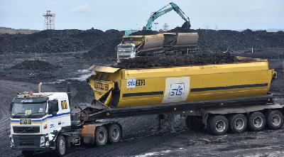 Aktivitas bongkar muat batu bara di Kalimantan Selatan, ANTARA/Prasetyo Utomo