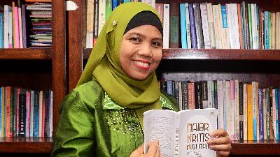 Nur Rofiah, an academic and Muslim female figure at her residence in South Tangerang, Banten, Wednesday, May 5.
Tempo/Nurdiansah
