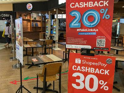 Layanan pembayaran digital di sebuah mall di Jakarta, 12 Januari 2021. Tempo/Tony Hartawan