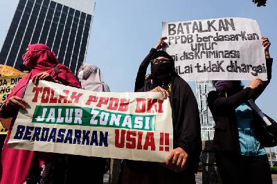 Aksi di depan Kementerian Pendidikan dan Kebudayaan (Kemendikbud), Jakarta, 29 Juni 2020. Tempo/Hilman Fathurrahman W