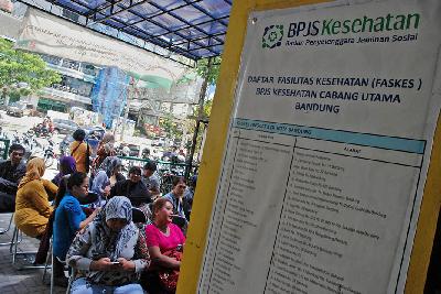 Papan Data pengambilan kartu BPJS Kesehatan di kantor cabang utama di Bandung, Jawa Barat. TEMPO/Prima Mulia