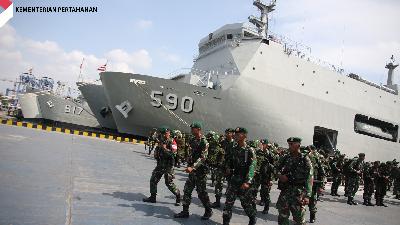 Ilustrasi prajurit TNI dan kapal perang.