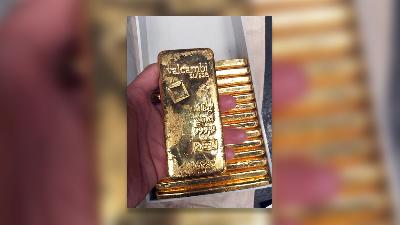 Logam mulia (emas) impor bertuliskan Heraeus Fine Gold 999,9 1000 gram yang diperiksa Kantor Pelayanan Bea dan Cukai  Tipe C Soekarno-Hatta pada 2020./Istimewa