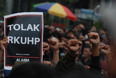 Aksi menentang DPR dan melayangkan mosi tidak percaya di Bandung, 2019. TEMPO/Prima mulia