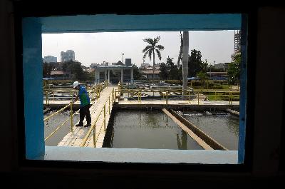 Area instalasi pengolahan air PT PAM Lyonnaise Jaya (Palyja) di  Jakarta. TEMPO/Tony Hartawan