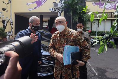 Kepala Badan Kepegawaian Negara (BKN) Bima Haria Wibisana saat tiba untuk menjalanin pemeriksaan di Komnas HAM, Jakarta, 22 Juni 2021. TEMPO/Muhammad Hidayat