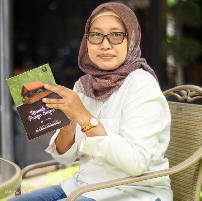 Penulis perempuan Betawi, Fadjriah Nurdiarsih. Dok. Pribadi/Rizka S. Aji

