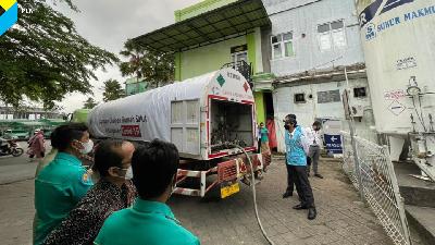 Pemberian bantuan berupa 12 ton oksigen ke 5 rumah sakit di Jawa Tengah, 19 Juli 2021.