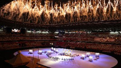 Upacara Pembukaan Olimpiade Tokyo 2020 tanpa kehadiran penonton, di Stadion Olimpiade, Tokyo, Jepang - 23 Juli 2021. /REUTERS/Pilar Olivares