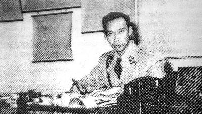 Hoegeng in his office, as the Chief of the Criminal Investigation Unit at the North Sumatra Police, 1956. 
Police: Dream and Reality Book
