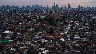 Kawasan Cempaka Putih Barat saat masih termasuk zona merah Covid 19 di Jakarta, 21 Juli 2021. Tempo/Tony Hartawan