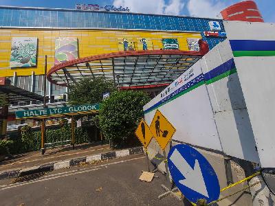 Proyek pembangunan MRT Fase 2 di Glodok, Jakarta, 1 September 2021. TEMPO/Hilman Fathurrahman W