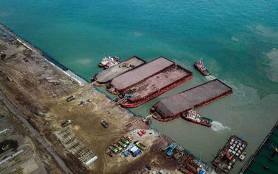 Proyek pembangunan Pelabuhan Patimban, Kabupaten Subang, 18 November 2020. ANTARA/Raisan Al Farisi