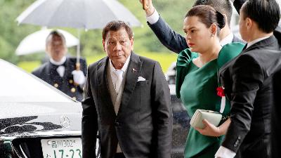 Presiden Filipina Rodrigo Duterte tiba  di Tokyo, Jepang 22 Oktober 2019. Carl Court/Pool via REUTERS/File