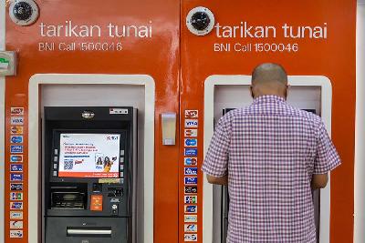 Pelayanan perbankan Bank BNI di Mall Kota Kasablanka, Jakarta, 7 September 2021. Tempo/Tony Hartawan