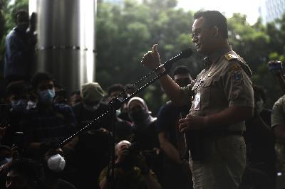 Gubernur DKI Jakarta, Anies Baswedan setelah memenuhi panggilan penyidik di Gedung Komisi Pemberantasan Korupsi, Jakarta, 21 September 2021. TEMPO/Imam Sukamto