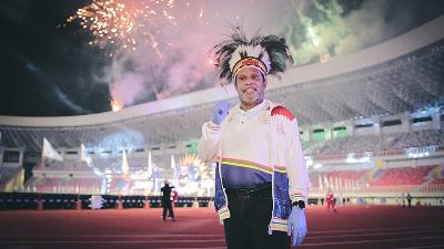 Executive Chair of the XX National Sports Week (PON) Committee, Yunus Wonda, during the Ceremonial Inauguration of the XX PON Venue at the Lukas Enembe Stadium, Papua.
Antara-Ho/PB PON XX
