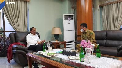 Kepala BP Batam Muhammad Rudi menerima kunjungan Presiden Joko Widodo di Ruang VIP Bandara Hang Nadim, 28 September 2021.