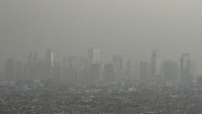 Polusi udara  langit di wilayah Jakarta  [TEMPO/Subekti]
