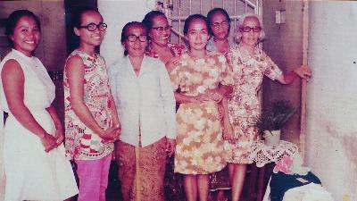 Reproduction photo of survivors of the 1965 PKI purge events. Umi Sardjono (second from right) at the Bukit Duri Political Detention Center in the 1970s.
Tempo/Nurdiansah
