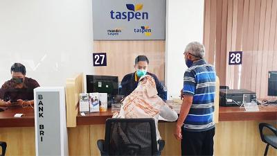 Activities at Taspen office at the Banjarbaru City Public Service Mall, South Kalimantan.
taspen.co.id
