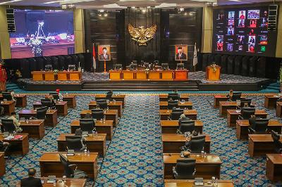Suasana rapat paripurna pembahasan rencana interpelasi penyelenggaran Formula E di Gedung DPRD DKI Jakarta, 28 September 2021. TEMPO / Hilman Fathurrahman W