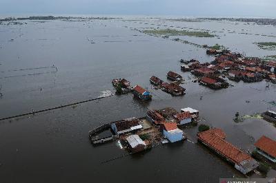 Foto udara banjir di Pekalongan, Jawa Tengah, 4 Februari 2021. ANTARA/Harviyan Perdana Putra