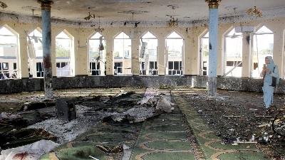 Bom Bunuh Diri di Masjid Afganistan