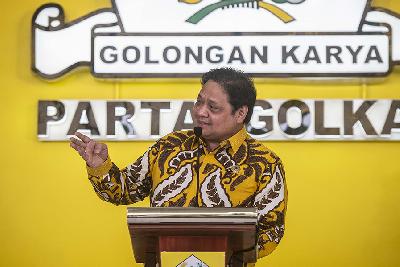 Ketua Umum Partai Golkar Airlangga Hartarto memberikan sambutan dalam Tasyakuran HUT Ke-57 Partai Golkar di Kantor DPP Partai Golkar, Slipi, Jakarta, 20 Oktober 2021. ANTARA/Aprillio Akbar