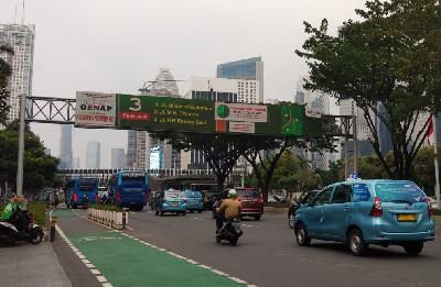 Kawasan ganjil-genap Jalan Sudirman di Jakarta, 21 Oktober 2021. Tempo/Randy Davrian